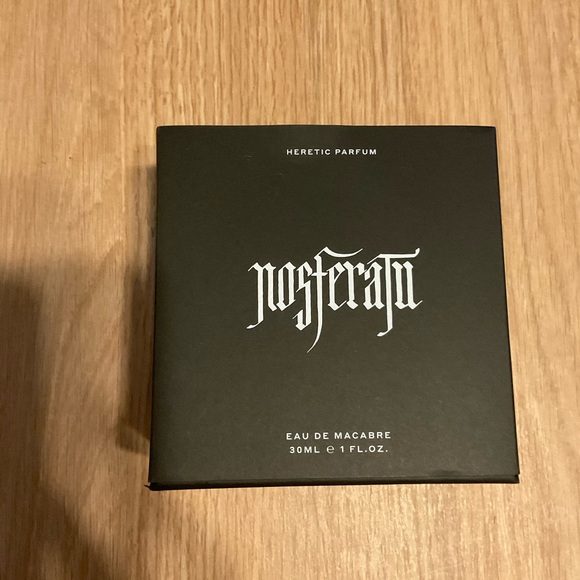 Nosferatu Eau de Macabre Perfume - Black Cap - Picture 2 of 6